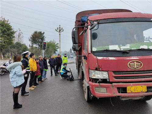 探秘蓝天守卫者 乐山市市中区生态环境监测站带市民了解机动车尾气监测